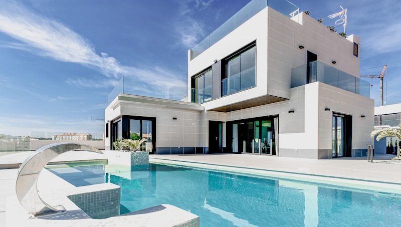 Villa mediterránea con jardín y piscina en Nerja